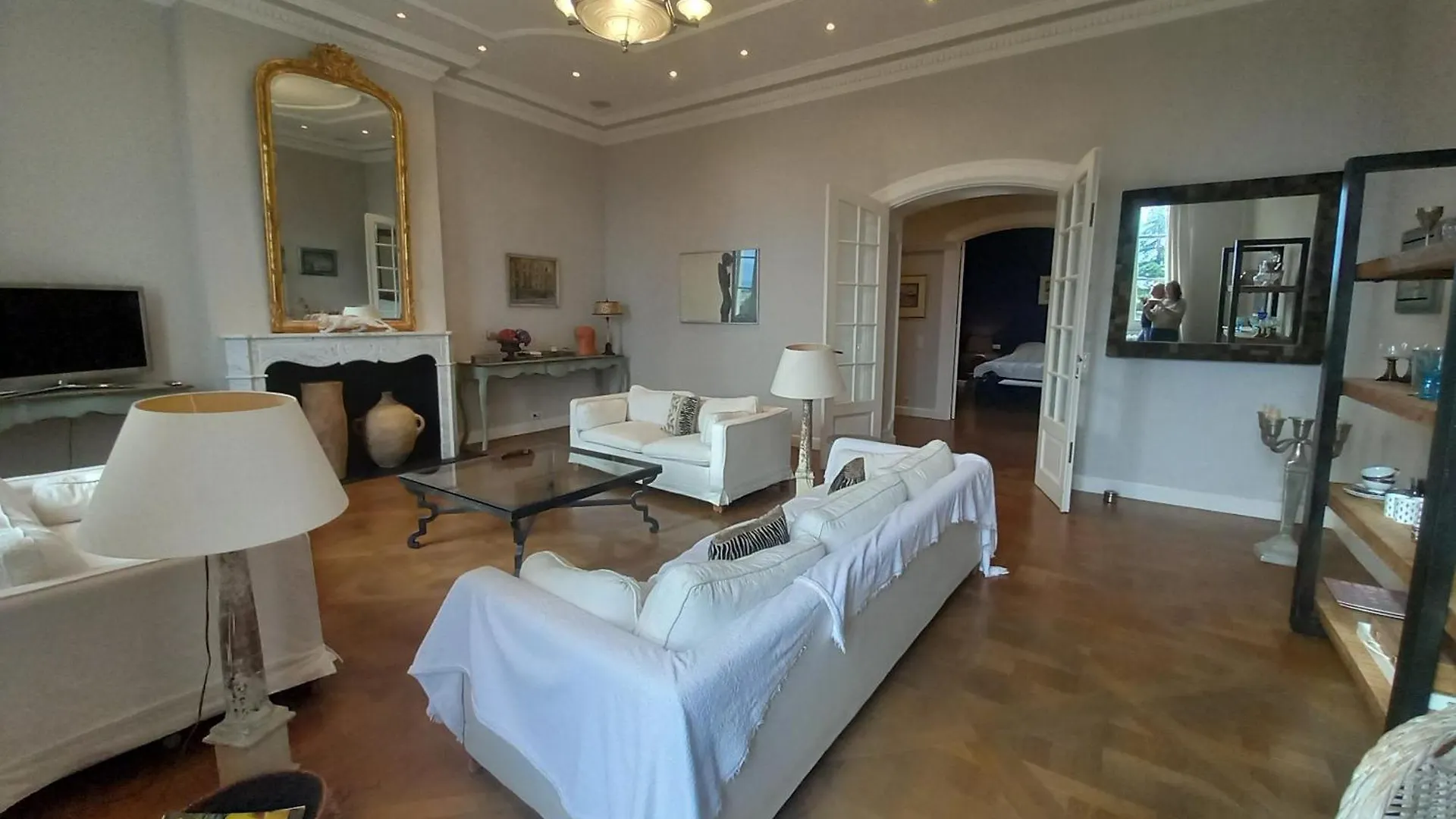 Spacious 2-Bedroom Apartment Cannes France
