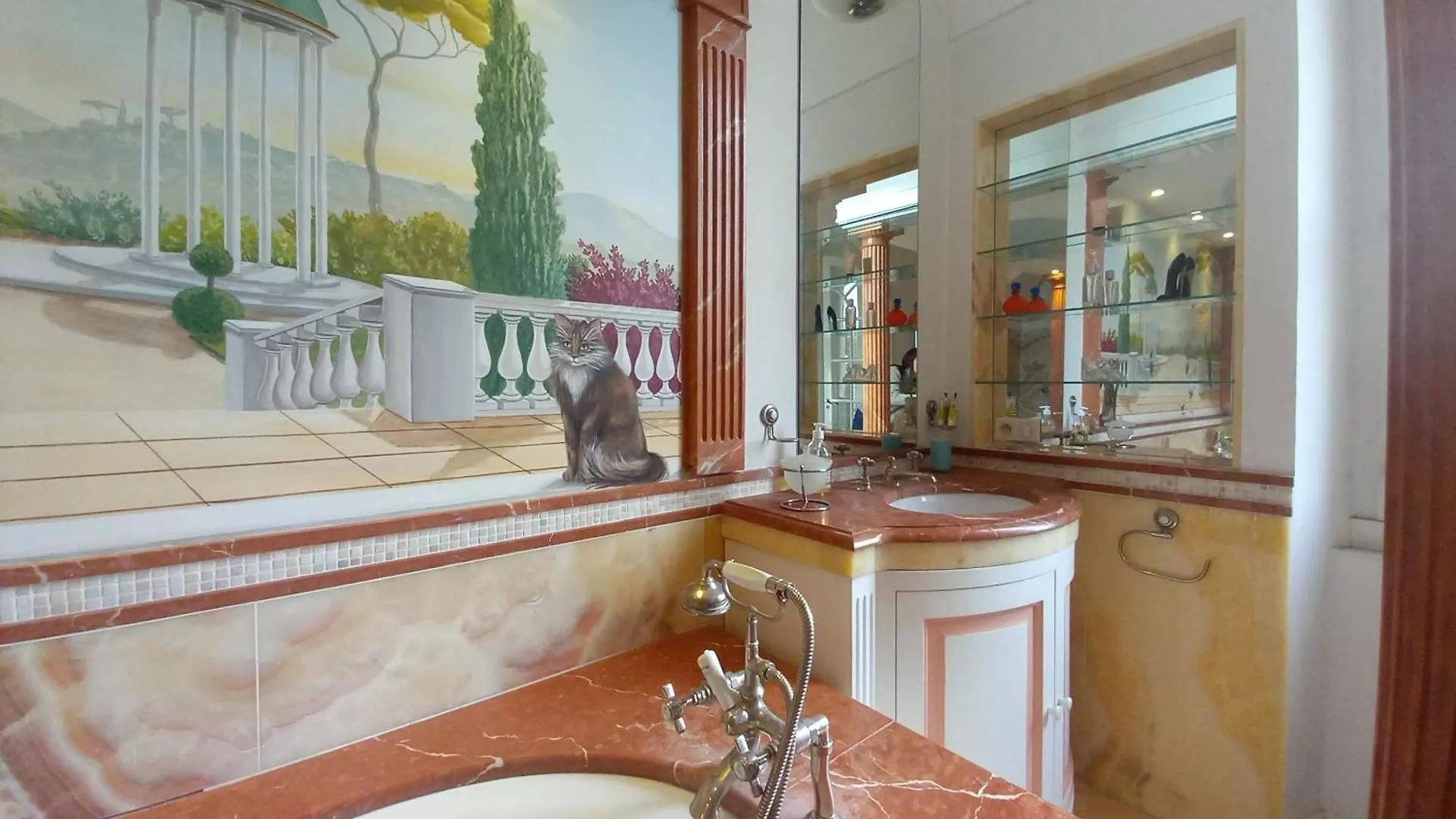 Spacious 2-Bedroom Apartment Cannes