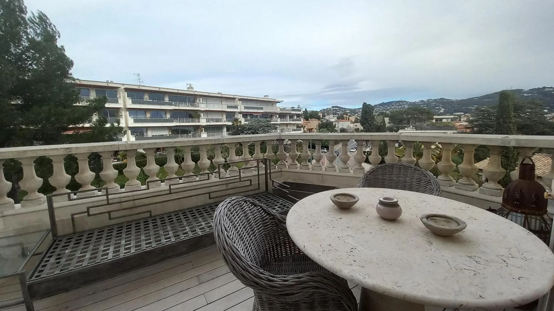 Spacious 2-Bedroom Apartment Cannes France