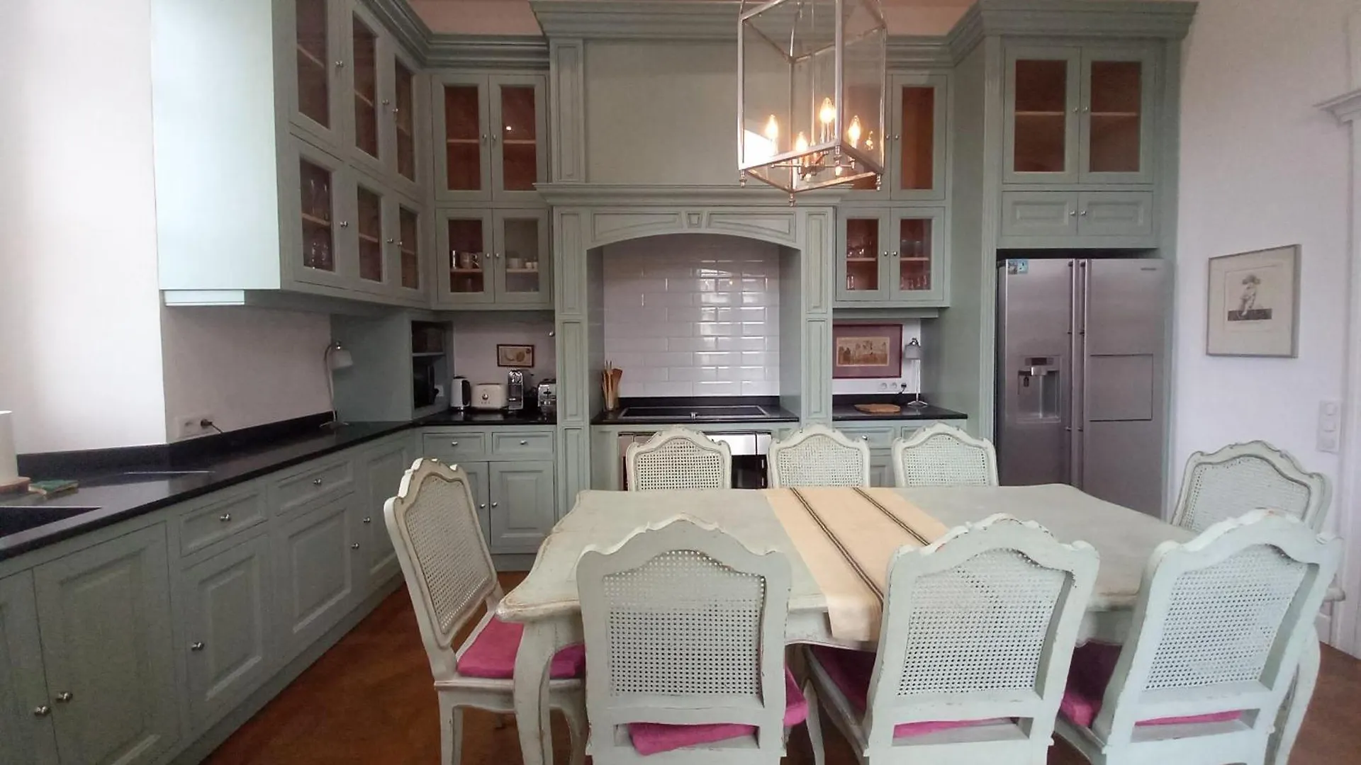 Spacious 2-Bedroom Apartment Cannes France