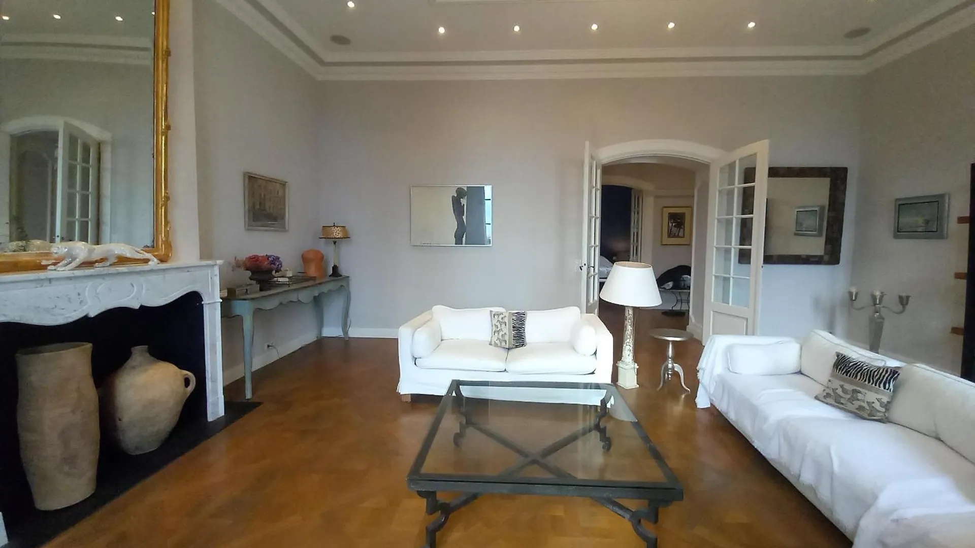 Spacious 2-Bedroom Apartment Cannes France